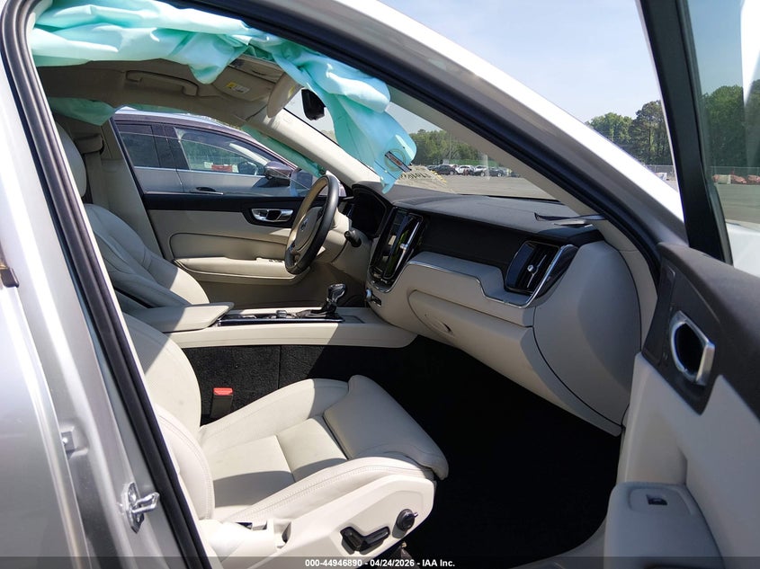 2021 Volvo Xc60 VIN YV4102RL8M1829361 IAAI salvage auction — REAR END, Salvage Title, sold $8,100 on 2026-07-22 (photo 5)