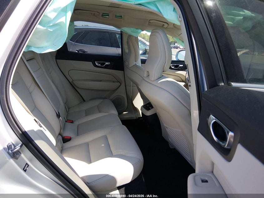 2021 Volvo Xc60 VIN YV4102RL8M1829361 IAAI salvage auction — REAR END, Salvage Title, sold $8,100 on 2026-07-22 (photo 8)