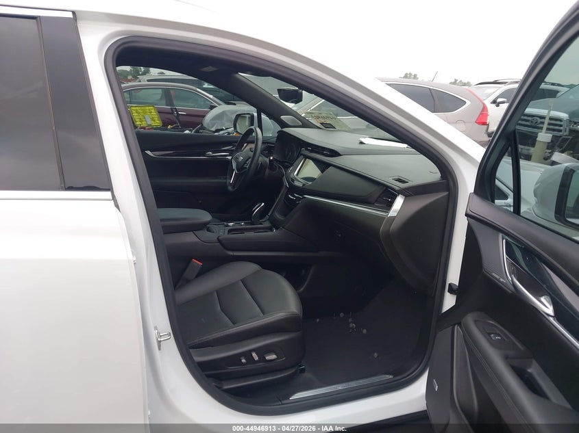 2025 Cadillac Xt5 VIN 1GYKNCRS5SZ100927 IAAI salvage auction — LEFT FRONT, Original (Texas), sold $16,600 on 2026-07-15 (photo 5)