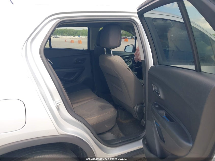 2022 Chevrolet Trax VIN KL7CJNSM4NB547918 IAAI salvage auction — FRONT END, Salvage (Indiana), sold $1,750 on 2026-07-23 (photo 8)