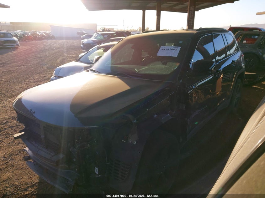 2024 Jeep Grand cherokee VIN 1C4RJHBG2RC124456 IAAI salvage auction — RIGHT FRONT, Salvage Title, sold $11,800 on 2026-07-28 (photo 2)