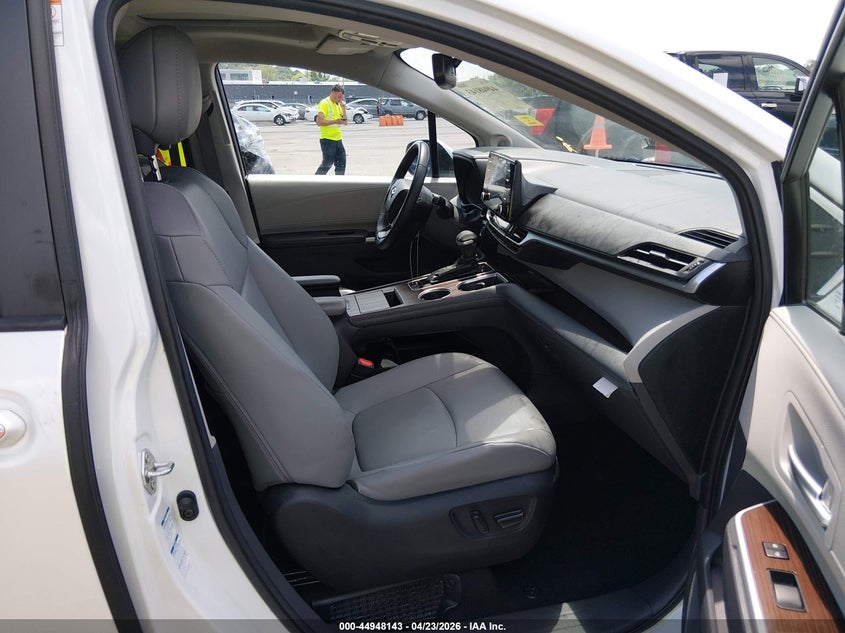 2022 Toyota Sienna VIN 5TDJSKFC8NS050158 IAAI salvage auction — FRONT END, Salvage (Tennessee), sold $14,800 on 2026-08-23 (photo 5)