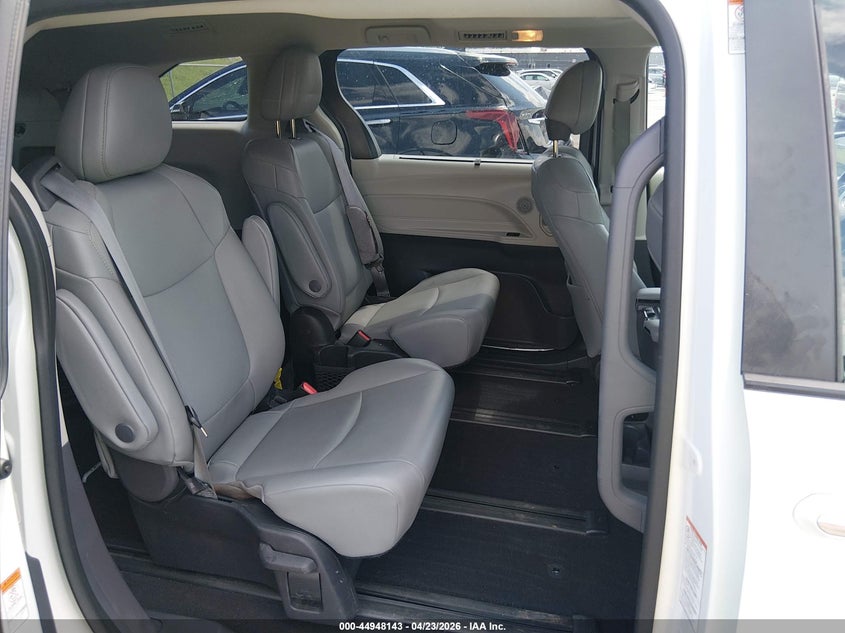 2022 Toyota Sienna VIN 5TDJSKFC8NS050158 IAAI salvage auction — FRONT END, Salvage (Tennessee), sold $14,800 on 2026-08-23 (photo 8)