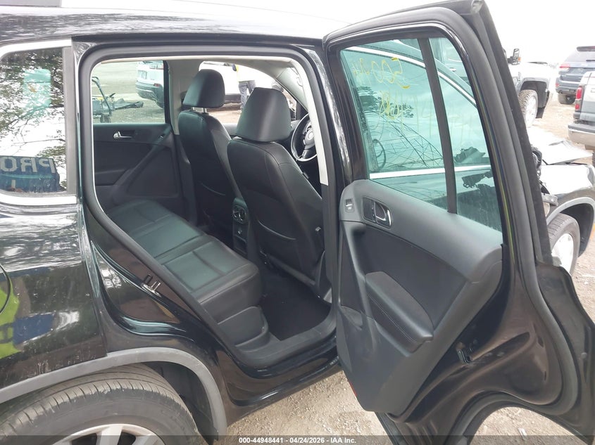 2011 Volkswagen Tiguan VIN WVGAV7AX8BW500946 IAAI salvage auction — FRONT END, Clear (Indiana), sold $1,100 on 2026-07-08 (photo 8)