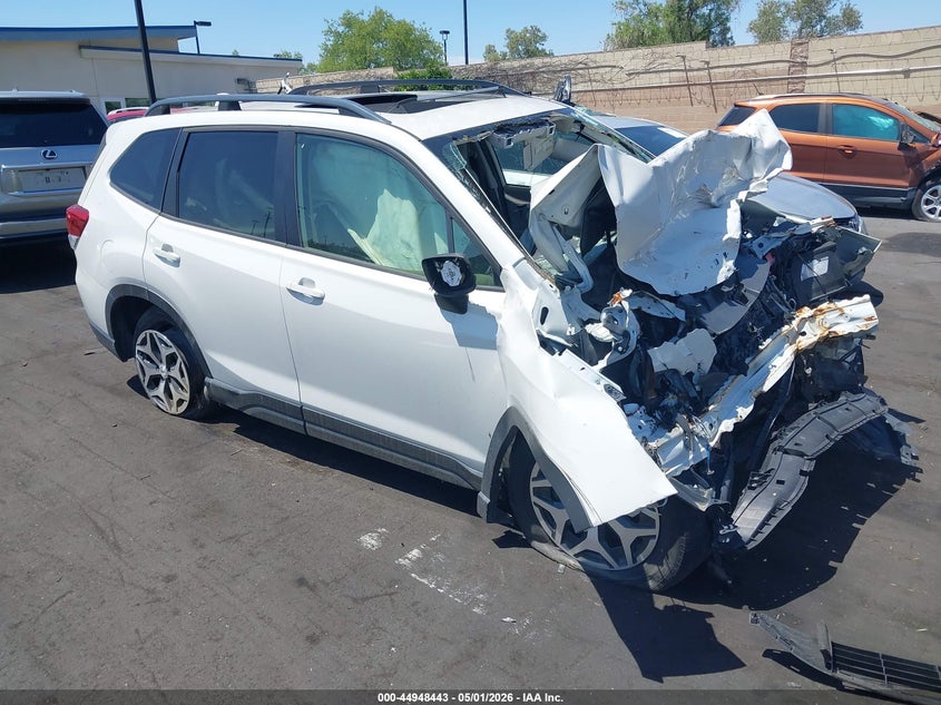 2019 Subaru Forester VIN JF2SKAGC8KH572495 IAAI salvage auction — FRONT END, Wait Title, sold $1,050 on 2026-07-17 (photo 1)