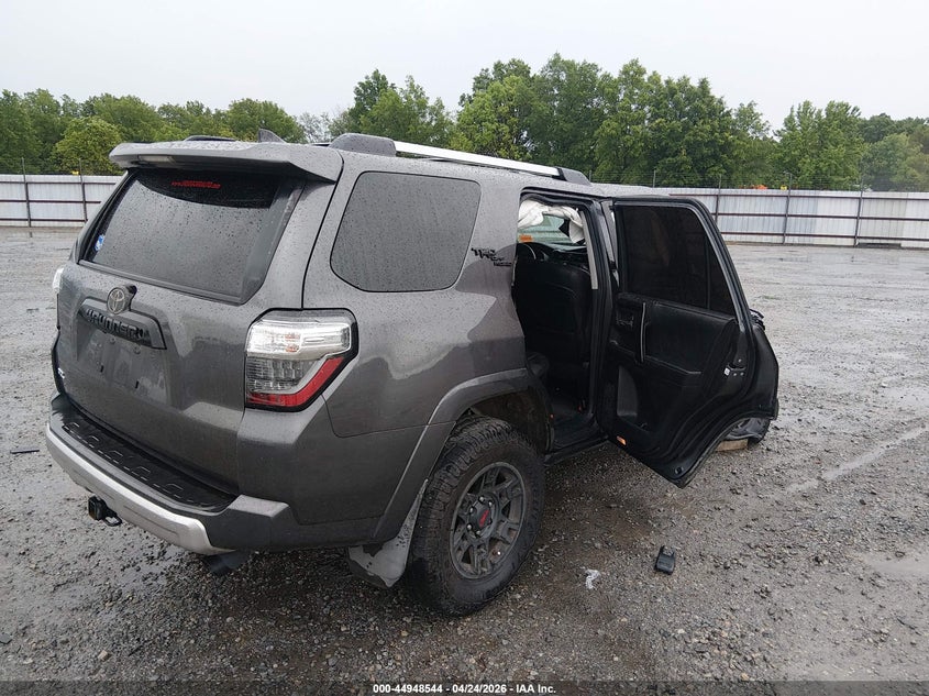 2018 Toyota 4runner VIN JTEBU5JR9J5590139 IAAI salvage auction — RIGHT SIDE, Salvage Title, sold $4,800 on 2026-07-29 (photo 4)