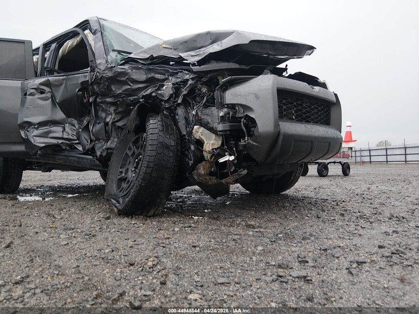 2018 Toyota 4runner VIN JTEBU5JR9J5590139 IAAI salvage auction — RIGHT SIDE, Salvage Title, sold $4,800 on 2026-07-29 (photo 6)