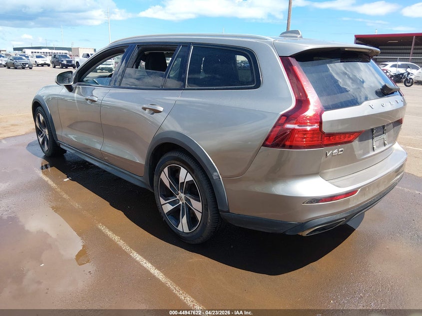 2020 Volvo V60 cross country VIN YV4102WK8L1030836 IAAI salvage auction — WATER/FLOOD, Salvage (Hawaii), sold $3,700 on 2026-07-28 (photo 3)