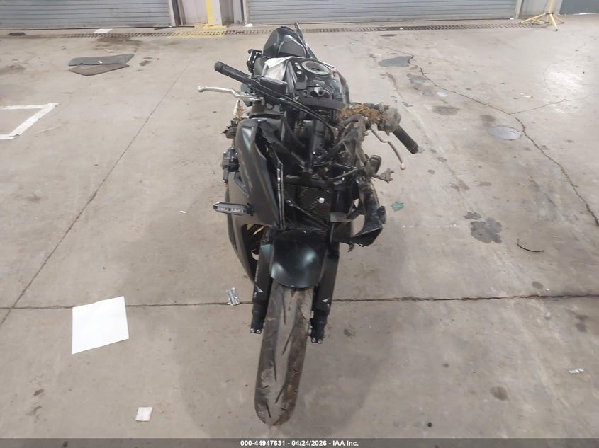 2026 Honda Cbr VIN MLHRH1554T5200636 IAAI salvage auction — LEFT & RIGHT, Salvage Title, sold $1,200 on 2026-07-29 (photo 5)
