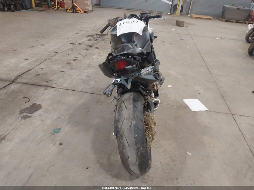 2026 Honda Cbr VIN MLHRH1554T5200636 IAAI salvage auction — LEFT & RIGHT, Salvage Title, sold $1,200 on 2026-07-29 (photo 6)