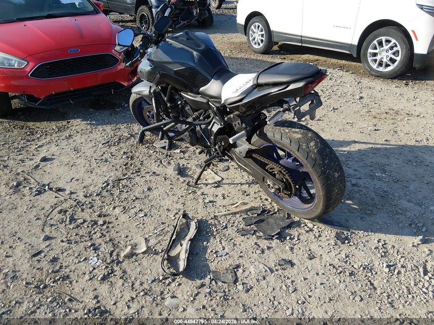 2022 Yamaha Mt VIN JYARM32E4NA006192 IAAI salvage auction — LEFT SIDE, Salvage (West Virginia), sold $2,800 on 2026-07-15 (photo 3)