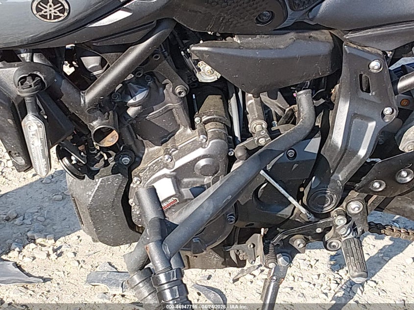 2022 Yamaha Mt VIN JYARM32E4NA006192 IAAI salvage auction — LEFT SIDE, Salvage (West Virginia), sold $2,800 on 2026-07-15 (photo 9)