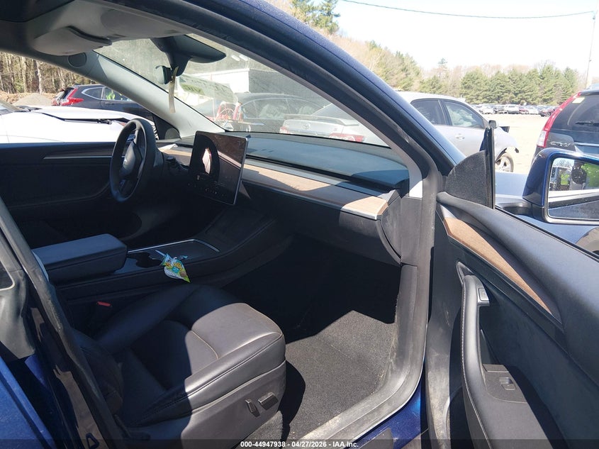 2023 Tesla Model y VIN 7SAYGAEE5PF905177 IAAI salvage auction — LEFT SIDE, Salvage (Massachusetts), sold $8,200 on 2026-07-09 (photo 5)