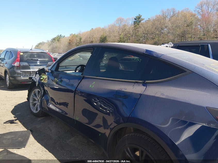 2023 Tesla Model y VIN 7SAYGAEE5PF905177 IAAI salvage auction — LEFT SIDE, Salvage (Massachusetts), sold $8,200 on 2026-07-09 (photo 6)