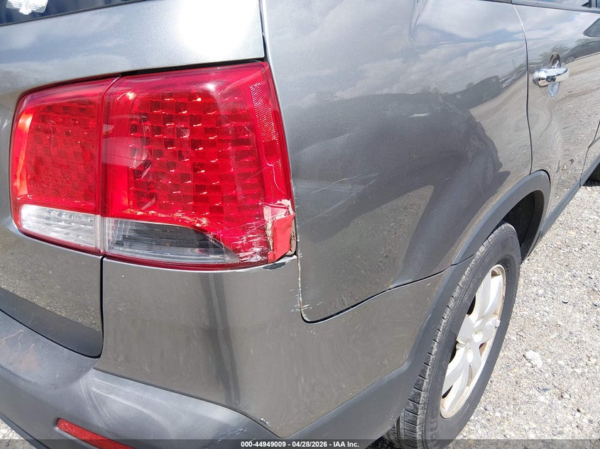 2011 Kia Sorento VIN 5XYKT4A29BG144344 IAAI salvage auction — NORMAL WEAR, Original (Ohio), sold $450 on 2026-07-07 (photo 6)