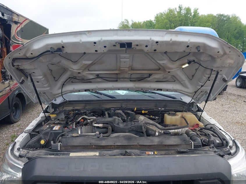 2016 Ford F-550 chassis VIN 1FD0W5HT4GEC44575 IAAI salvage auction — NORMAL WEAR, Clear (Indiana), sold $3,300 on 2026-07-08 (photo 9)