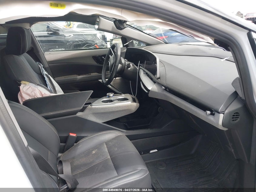 2025 Cadillac Optiq VIN 3GYK3BMR8SS189992 IAAI salvage auction — LEFT SIDE, Salvage Title, sold $8,500 on 2026-07-14 (photo 5)