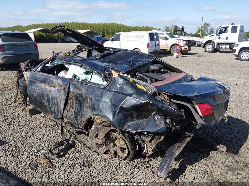 2013 BMW 3er VIN WBAKF9C59DE860018 IAAI salvage auction — BIO HAZARD, Salvage (Oregon), sold $225 on 2026-07-06 (photo 3)