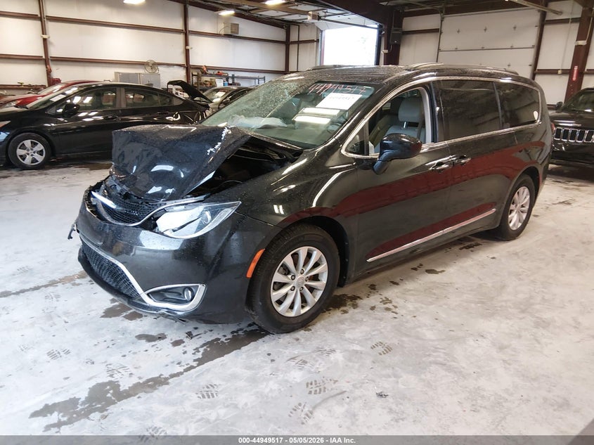 2017 Chrysler Pacifica VIN 2C4RC1BG4HR530150 IAAI salvage auction — FRONT END, Original (Kentucky), sold $1,425 on 2026-09-10 (photo 2)