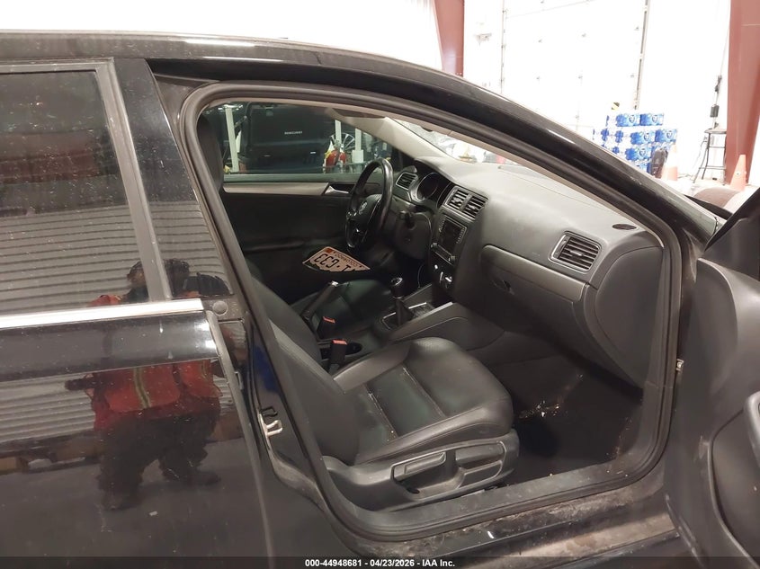 2017 Volkswagen Jetta VIN 3VWB67AJ9HM283060 IAAI salvage auction — FRONT END, Salvage Title, sold $2,100 on 2026-09-05 (photo 5)