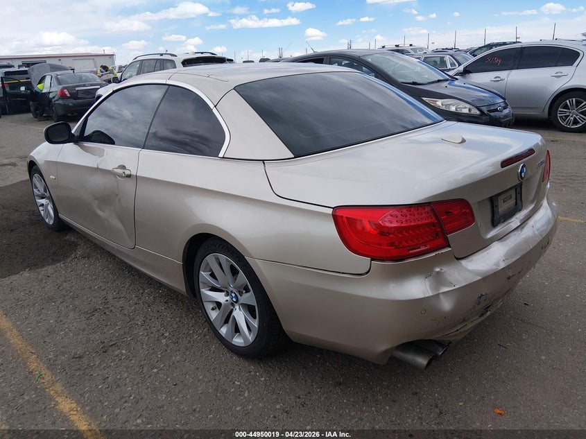 2013 BMW 3er VIN WBADW3C53DE824668 IAAI salvage auction — FRONT & REAR, Salvage (Texas), sold $800 on 2026-08-25 (photo 3)