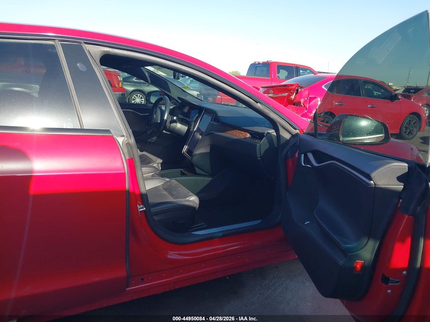 2020 Tesla Model s VIN 5YJSA1E25LF413981 IAAI salvage auction — SIDE, Salvage (California), sold $7,800 on 2026-07-28 (photo 5)