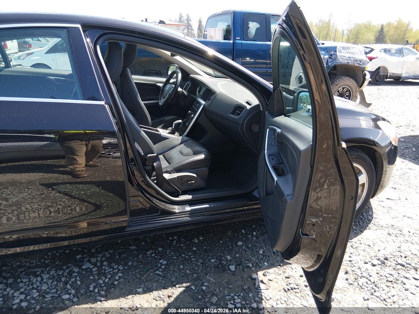 2013 Volvo S60 VIN YV1612FS7D2183834 IAAI salvage auction — REAR END, Salvage Title, sold $275 on 2026-07-08 (photo 5)