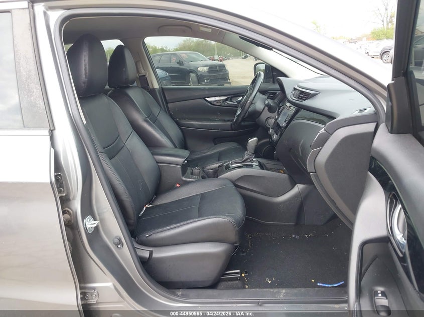 2017 Nissan Rogue VIN JN1BJ1CR2HW111912 IAAI salvage auction — FRONT END, Salvage (Illinois), sold $1,700 on 2026-07-14 (photo 5)