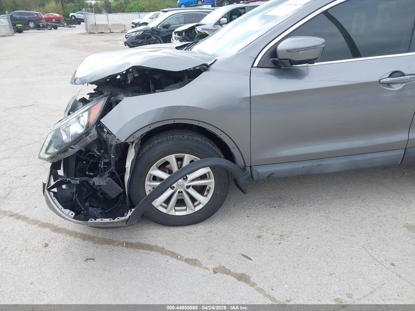 2017 Nissan Rogue VIN JN1BJ1CR2HW111912 IAAI salvage auction — FRONT END, Salvage (Illinois), sold $1,700 on 2026-07-14 (photo 6)
