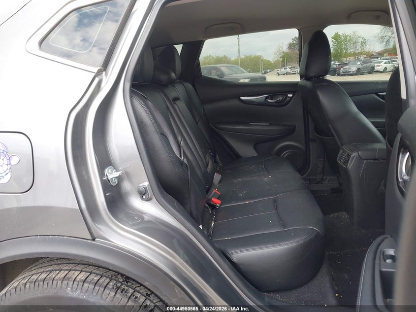 2017 Nissan Rogue VIN JN1BJ1CR2HW111912 IAAI salvage auction — FRONT END, Salvage (Illinois), sold $1,700 on 2026-07-14 (photo 8)