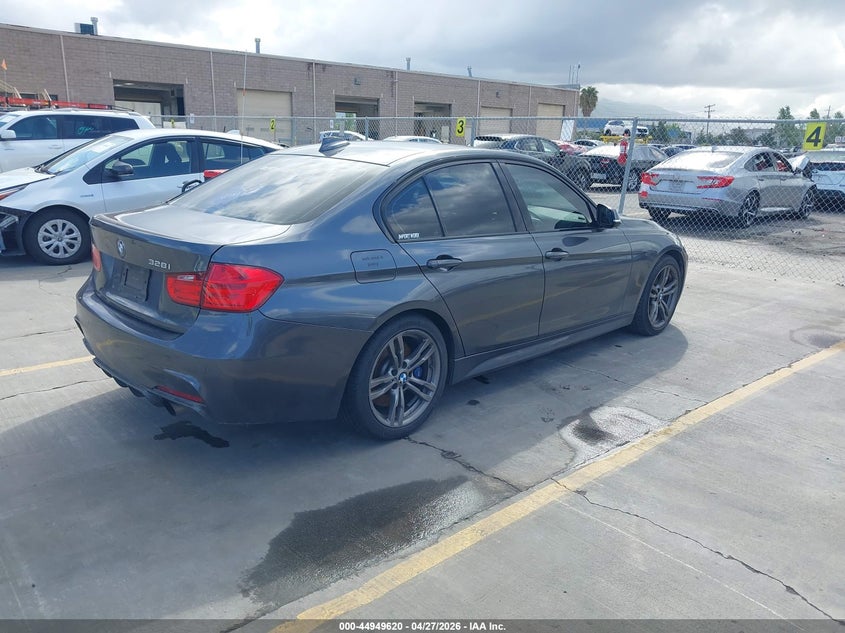 2015 BMW 3er VIN WBA3C1C54FK121478 IAAI salvage auction — MECHANICAL, Salvage (California), sold $600 on 2026-08-10 (photo 4)
