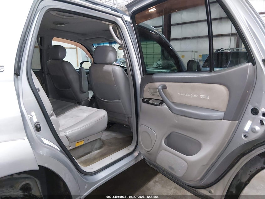 2001 Toyota Sequoia VIN 5TDBT44A11S026759 IAAI salvage auction — FRONT & REAR, Salvage (Idaho), sold $75 on 2026-07-17 (photo 8)
