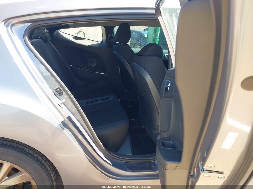 2017 Hyundai Veloster VIN KMHTC6AD9HU305618 IAAI salvage auction — WATER/FLOOD, Salvage (Hawaii), sold $100 on 2026-07-28 (photo 8)