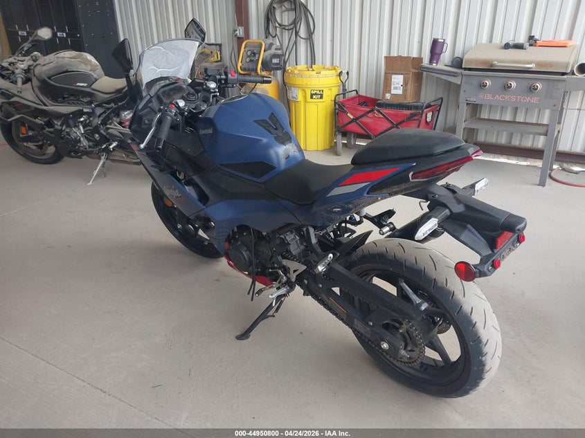 2026 Kawasaki Ninja VIN ML5EXGJ10TDA81285 IAAI salvage auction — REAR END, Salvage (Georgia), sold $2,500 on 2026-07-08 (photo 3)