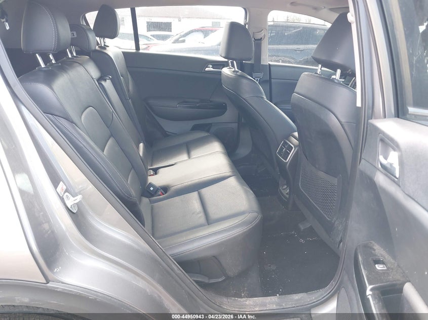 2019 Kia Sportage VIN KNDPRCA68K7559380 IAAI salvage auction — RIGHT FRONT, Salvage Title, sold $2,750 on 2026-07-15 (photo 8)