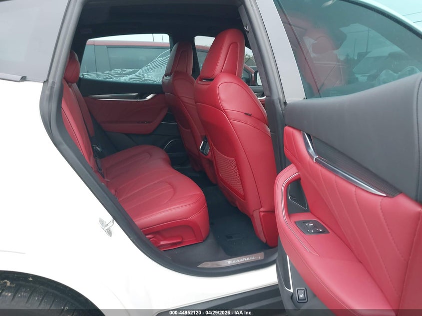 2022 Maserati Levante VIN ZN661ZUM1NX403040 IAAI salvage auction — LEFT FRONT, Mv-907A (New York), sold $14,000 on 2026-08-07 (photo 8)