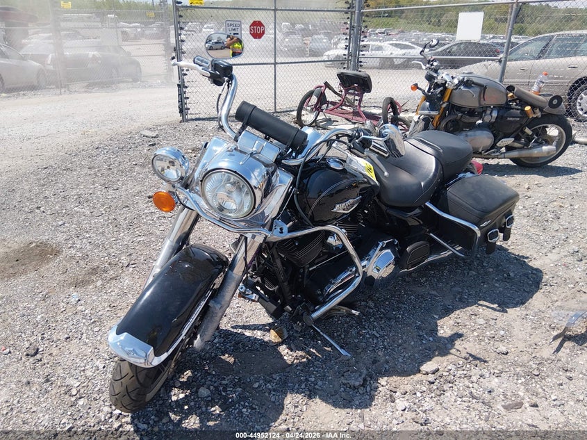 2015 Harley-davidson Road king VIN 1HD1FBM13FB699203 IAAI salvage auction — LEFT SIDE, Salvage Title, sold $3,750 on 2026-07-07 (photo 2)