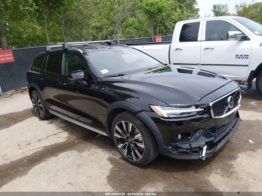 2025 Volvo V60 cross country VIN YV4L12WL1S2148461 IAAI salvage auction — FRONT END, Salvage (Missouri), sold $18,450 on 2026-07-08 (photo 1)
