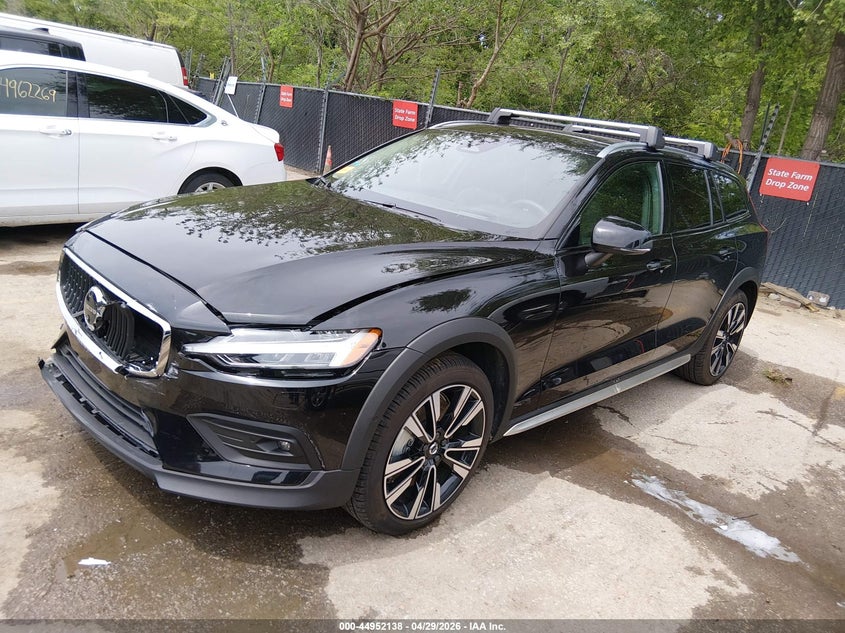 2025 Volvo V60 cross country VIN YV4L12WL1S2148461 IAAI salvage auction — FRONT END, Salvage (Missouri), sold $18,450 on 2026-07-08 (photo 2)