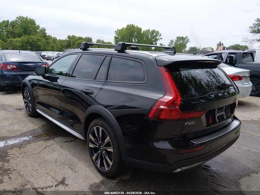 2025 Volvo V60 cross country VIN YV4L12WL1S2148461 IAAI salvage auction — FRONT END, Salvage (Missouri), sold $18,450 on 2026-07-08 (photo 3)