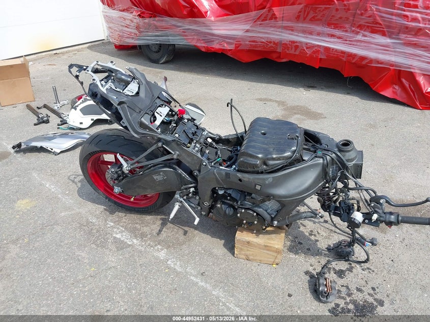 2025 Kawasaki Zx VIN JKBZXJJ12SA029745 IAAI salvage auction — ALL OVER, Mv-907A (New York), sold $500 on 2026-07-07 (photo 8)