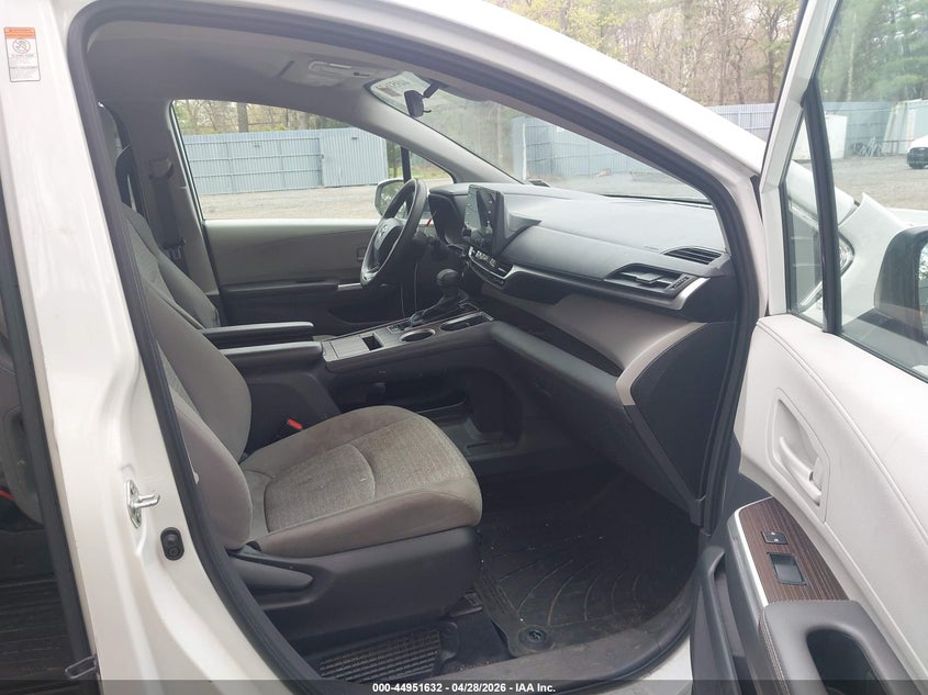 2023 Toyota Sienna VIN 5TDKRKEC0PS143843 IAAI salvage auction — FRONT END, Wait Title, sold $13,300 on 2026-07-08 (photo 5)