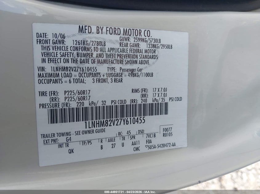 2007 Lincoln TOWN CAR VIN 1LNHM82V27Y610455 IAAI salvage auction — RIGHT FRONT, Salvage (Louisiana), sold $625 on 2026-07-19 (photo 9)