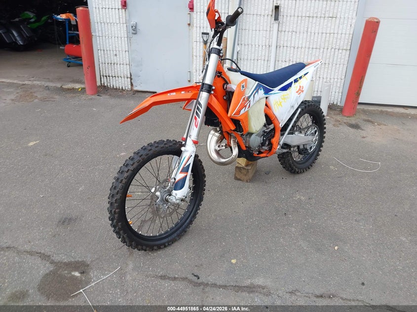2022 Ktm 125 VIN VBKXCH236NM166324 IAAI salvage auction — FRONT END, Bill Of Sale (New York), sold $2,300 on 2026-07-07 (photo 2)