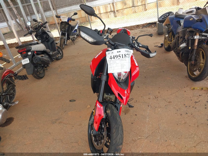 2025 Ducati Hypermotard VIN ZDMBAJDT4SB009974 IAAI salvage auction — ENGINE BURN, Salvage Title, sold $5,500 on 2026-08-04 (photo 5)
