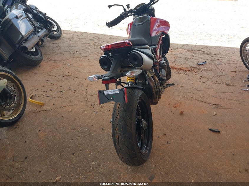 2025 Ducati Hypermotard VIN ZDMBAJDT4SB009974 IAAI salvage auction — ENGINE BURN, Salvage Title, sold $5,500 on 2026-08-04 (photo 6)