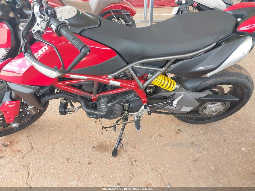 2025 Ducati Hypermotard VIN ZDMBAJDT4SB009974 IAAI salvage auction — ENGINE BURN, Salvage Title, sold $5,500 on 2026-08-04 (photo 9)