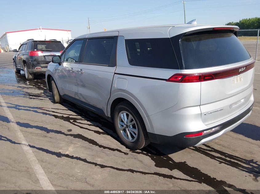 2022 Kia Carnival VIN KNDNB4H3XN6132807 IAAI salvage auction — RIGHT SIDE, Salvage Title, sold $7,950 on 2026-07-08 (photo 3)