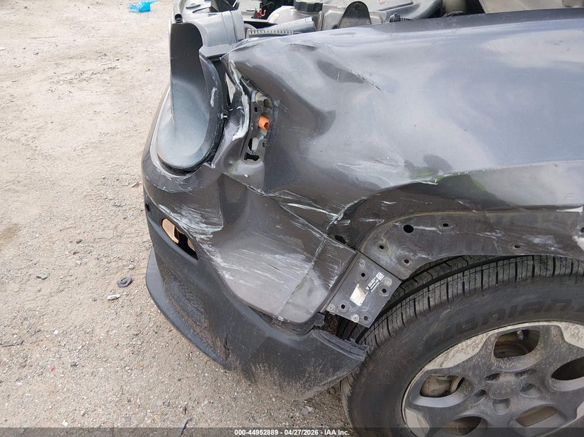 2017 Jeep Renegade VIN ZACCJAAB9HPF71041 IAAI salvage auction — SIDE, Salvage Title, sold $1,775 on 2026-07-16 (photo 6)