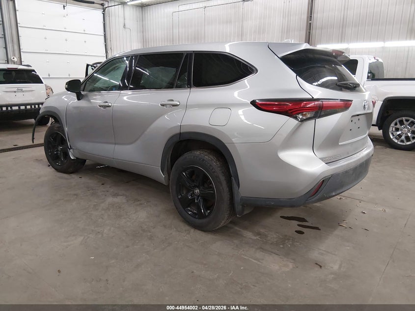 2022 Toyota Highlander VIN 5TDBBRCH0NS554569 IAAI salvage auction — FRONT END, Salvage (Minnesota), sold $4,850 on 2026-07-21 (photo 3)